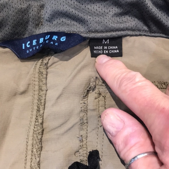 Iceberg Medium convertible pants. Tan. Outdoor. Zip off. Multiple pockets - Picture 6 of 14